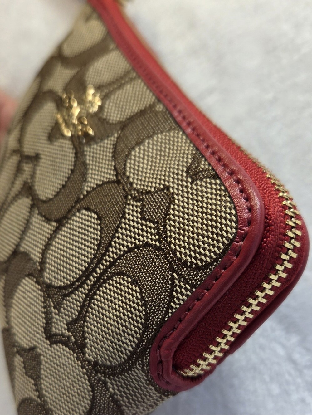 COACH Signature C Jacquard Corner Zip Wristlet Red Trim EUC